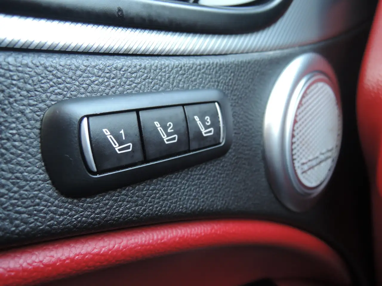 Alfa Romeo Stelvio photo Alfa Romeo Stelvio