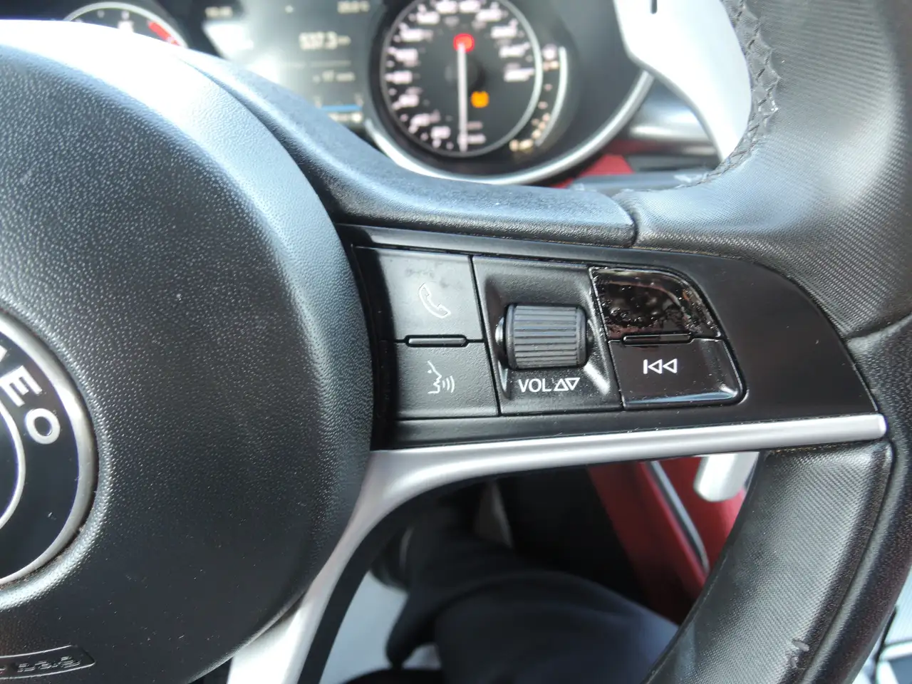 Alfa Romeo Stelvio photo Alfa Romeo Stelvio