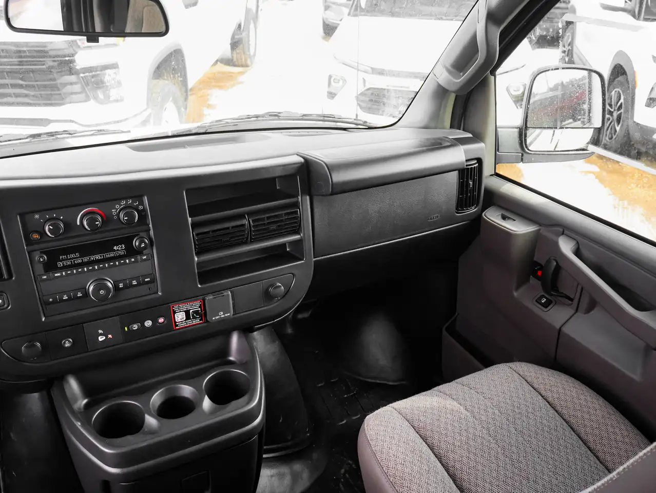 Chevrolet Express 2500 снимка Chevrolet Express 2500