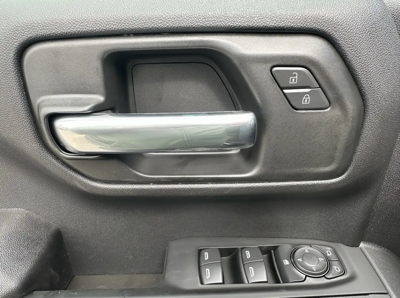 Chevrolet Silverado 1500 снимка Chevrolet Silverado 1500