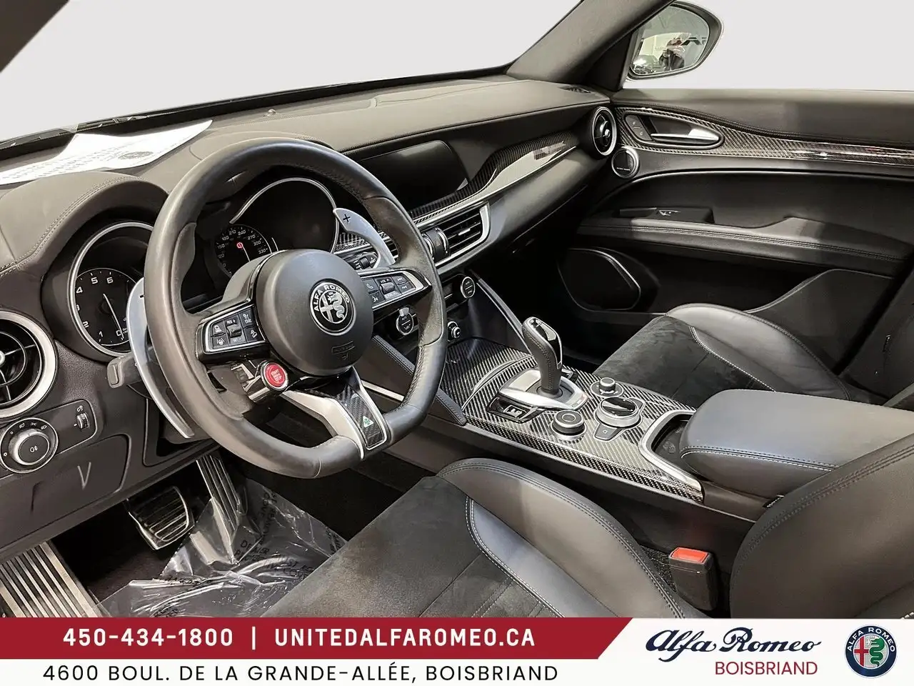 Alfa Romeo Stelvio снимка Alfa Romeo Stelvio
