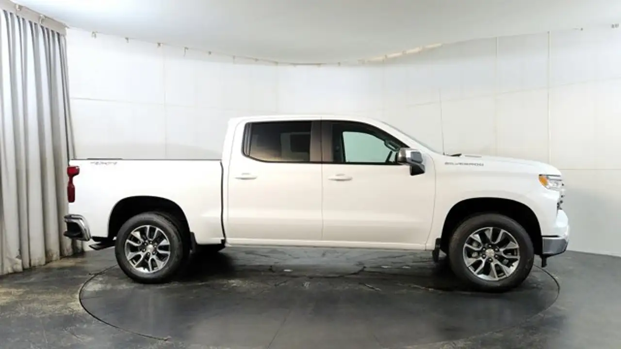 Chevrolet Silverado 1500 photo Chevrolet Silverado 1500