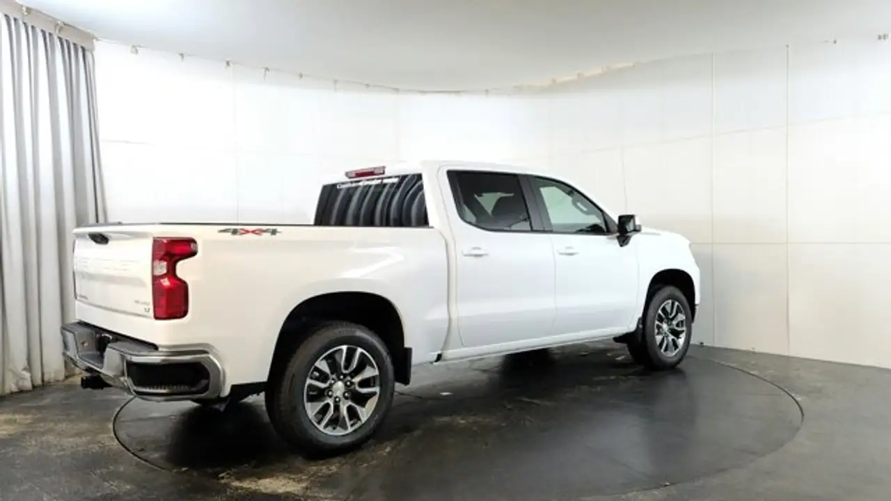 Chevrolet Silverado 1500 photo Chevrolet Silverado 1500