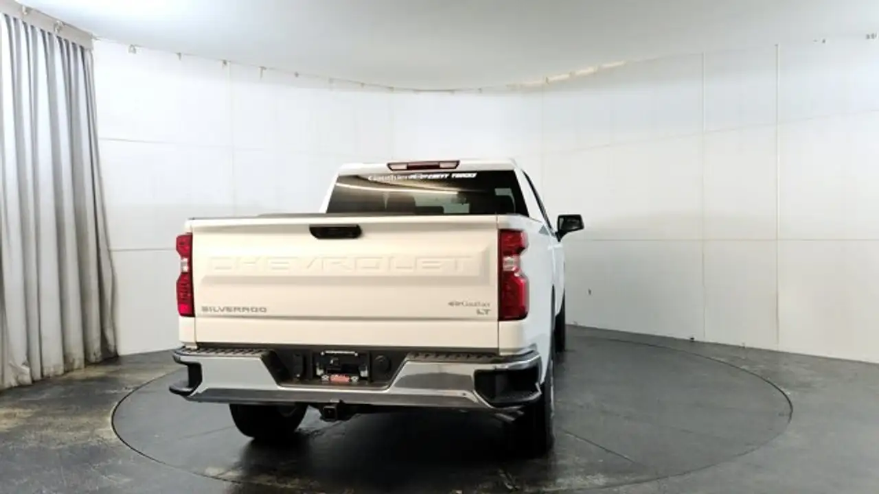Chevrolet Silverado 1500 photo Chevrolet Silverado 1500