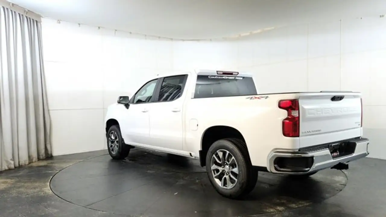 Chevrolet Silverado 1500 photo Chevrolet Silverado 1500