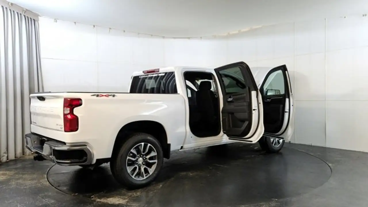 Chevrolet Silverado 1500 photo Chevrolet Silverado 1500