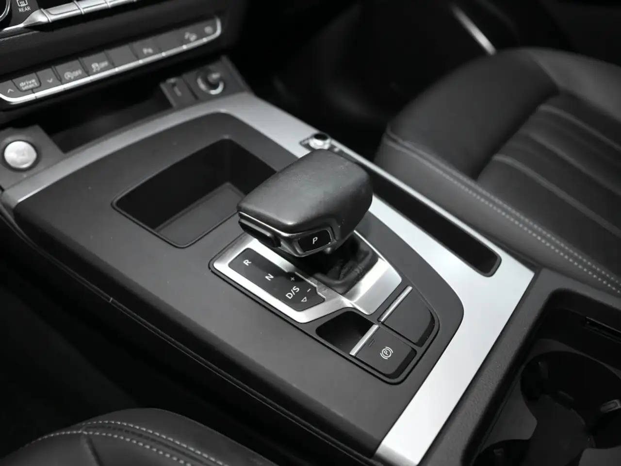Audi Q5 снимка Audi Q5