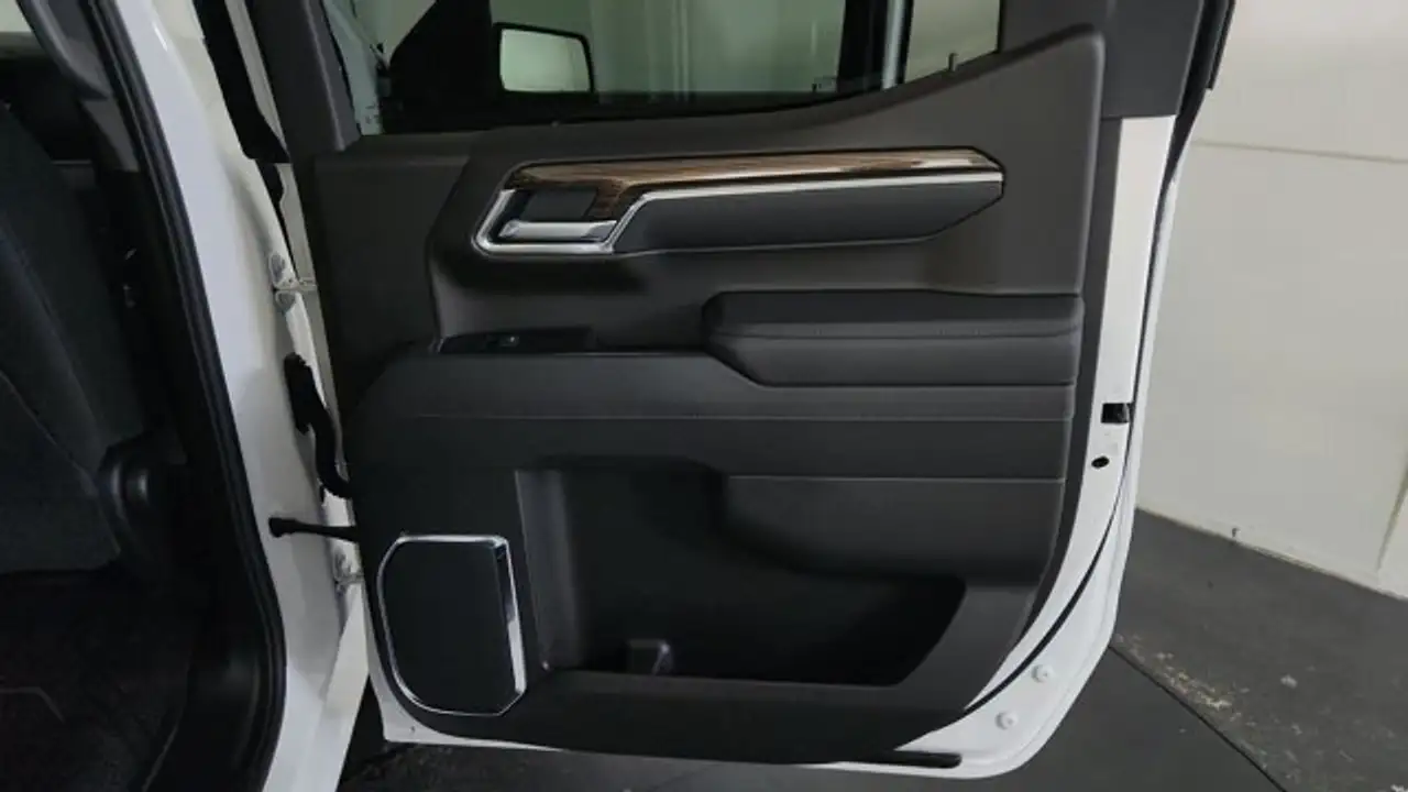 Chevrolet Silverado 1500 photo Chevrolet Silverado 1500