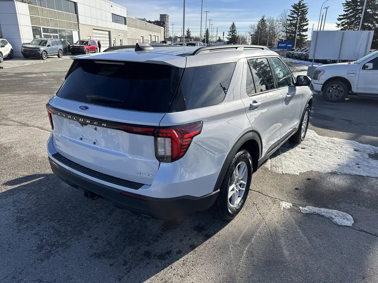 Ford Explorer снимка Ford Explorer