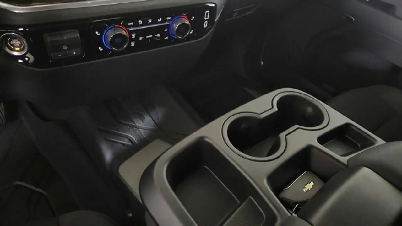 Chevrolet Silverado 1500 photo Chevrolet Silverado 1500