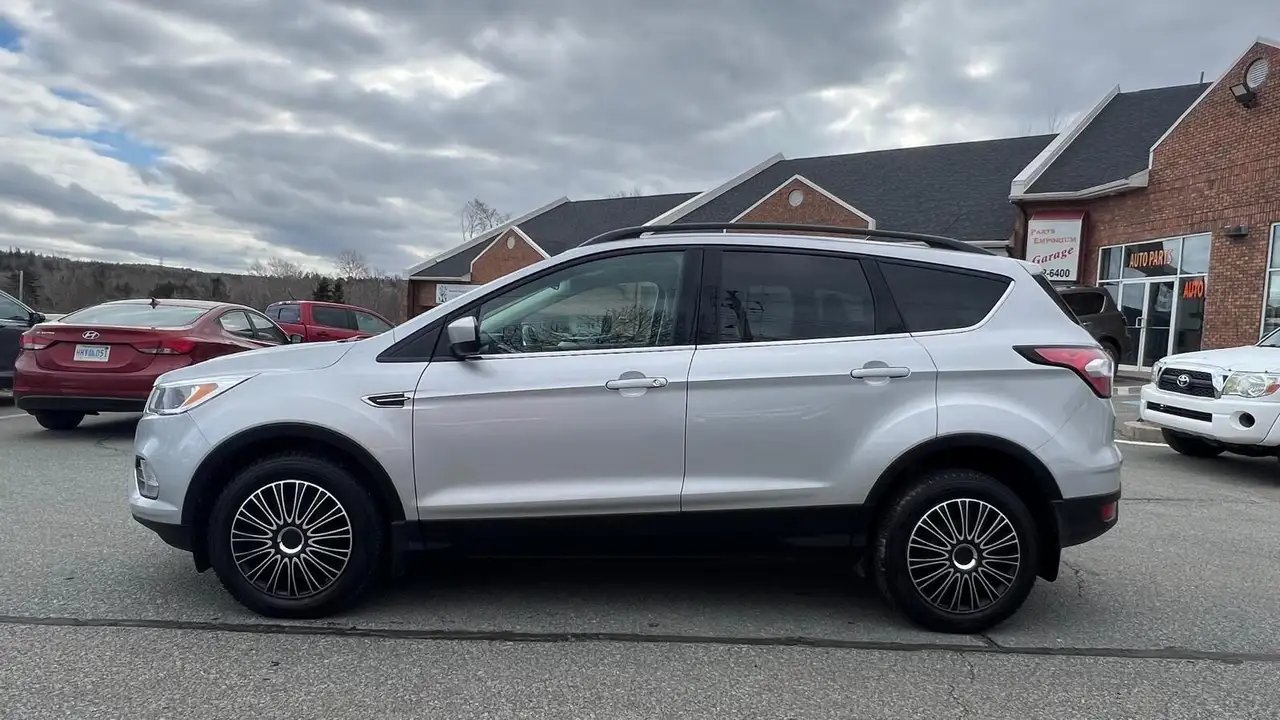 Ford Escape снимка Ford Escape