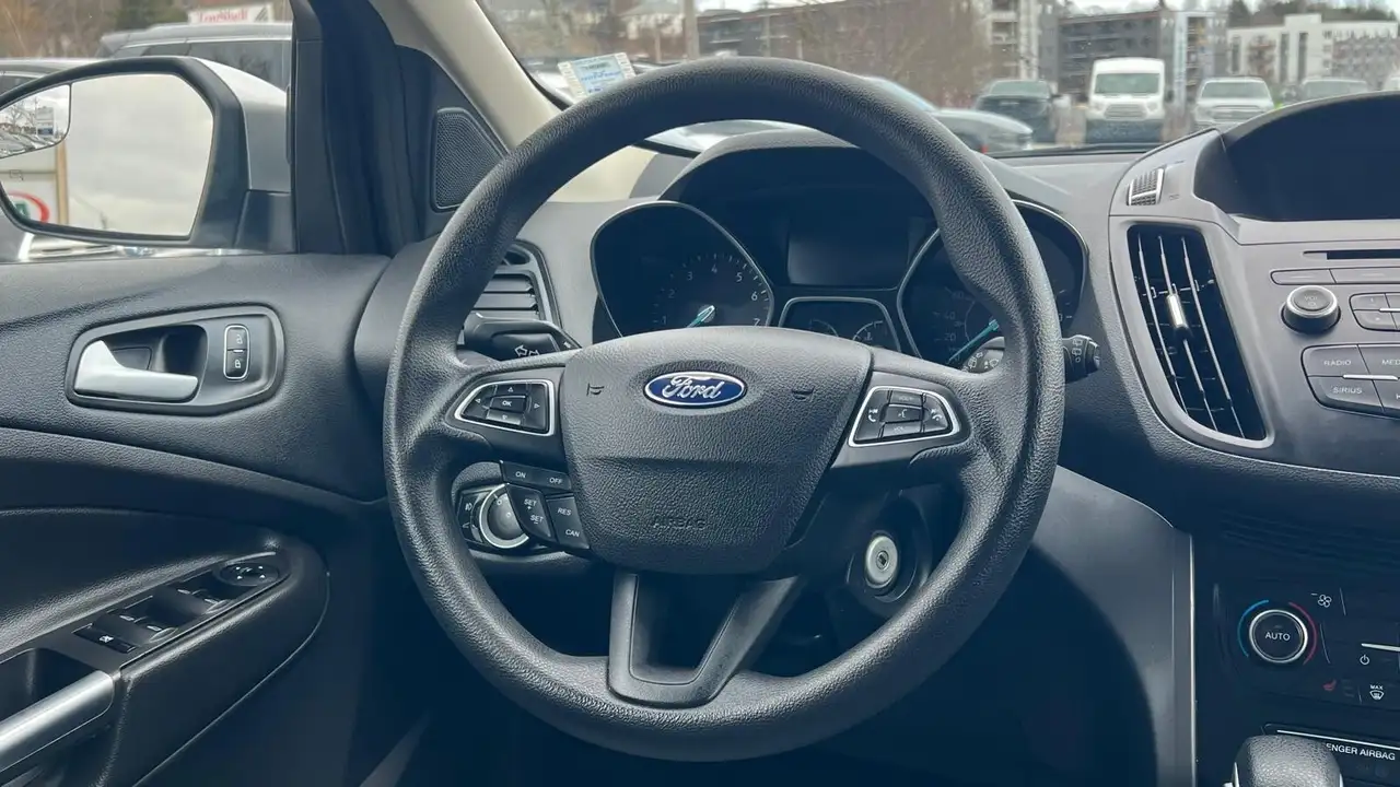 Ford Escape снимка Ford Escape