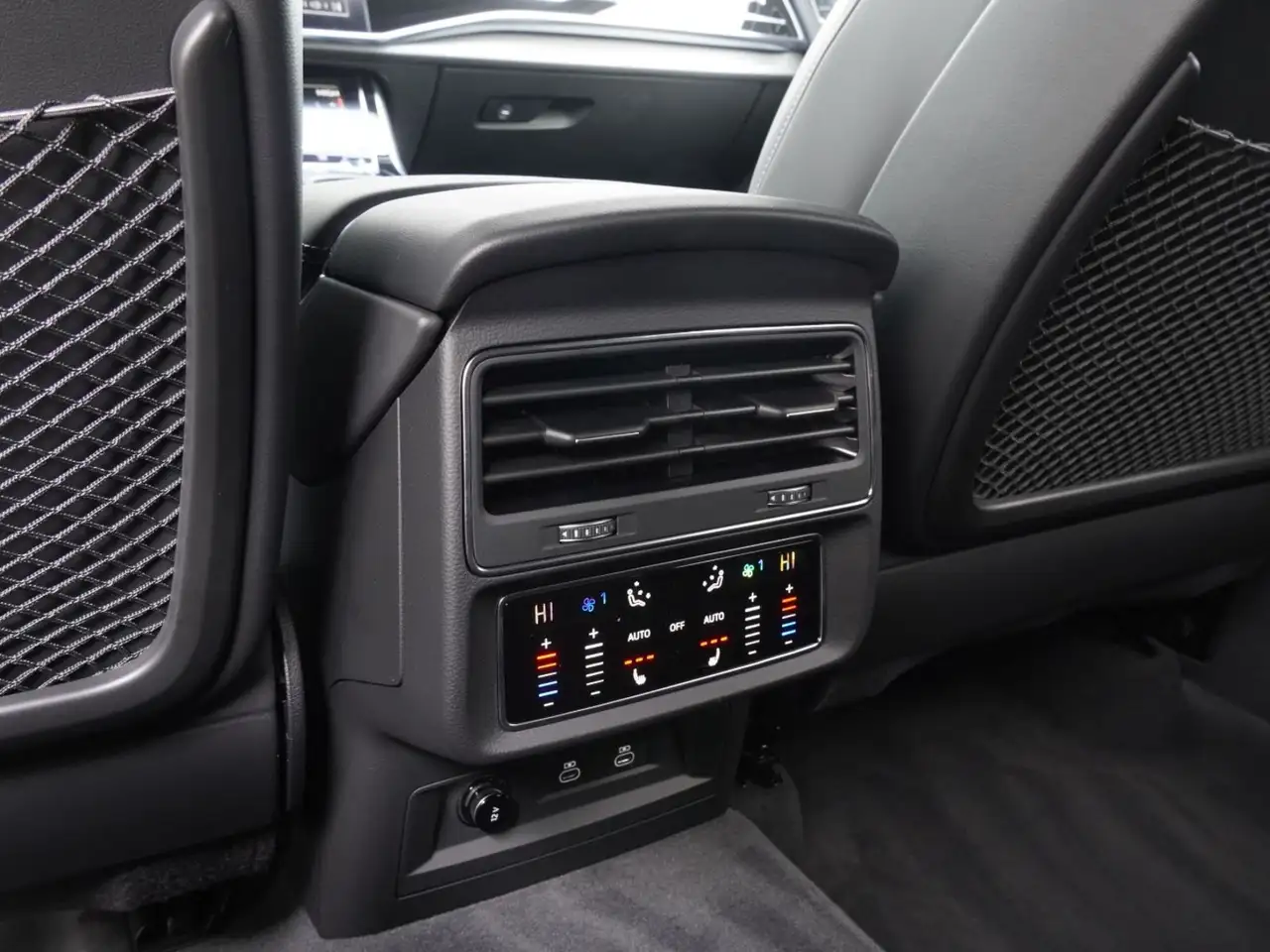 Audi SQ7 photo Audi SQ7