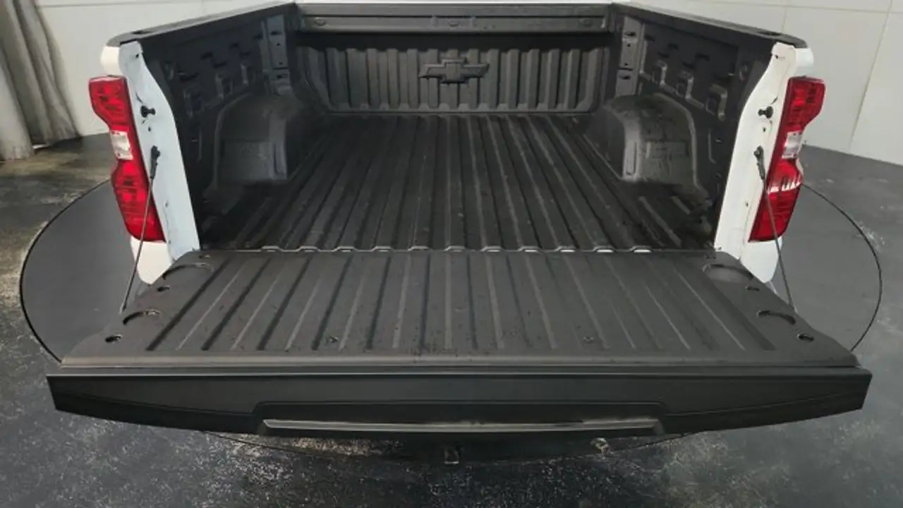 Chevrolet Silverado 1500 photo Chevrolet Silverado 1500