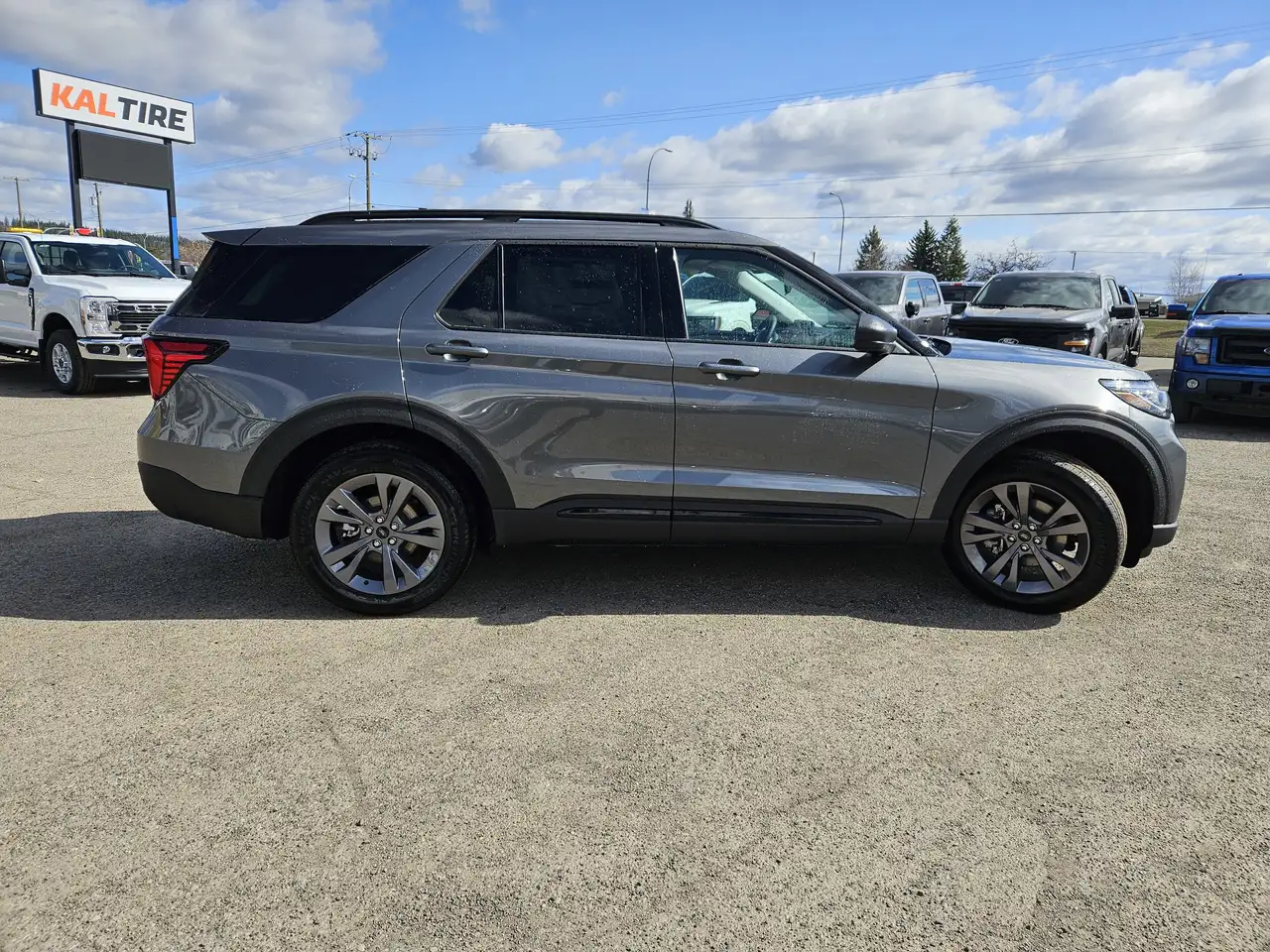 Ford Explorer photo Ford Explorer