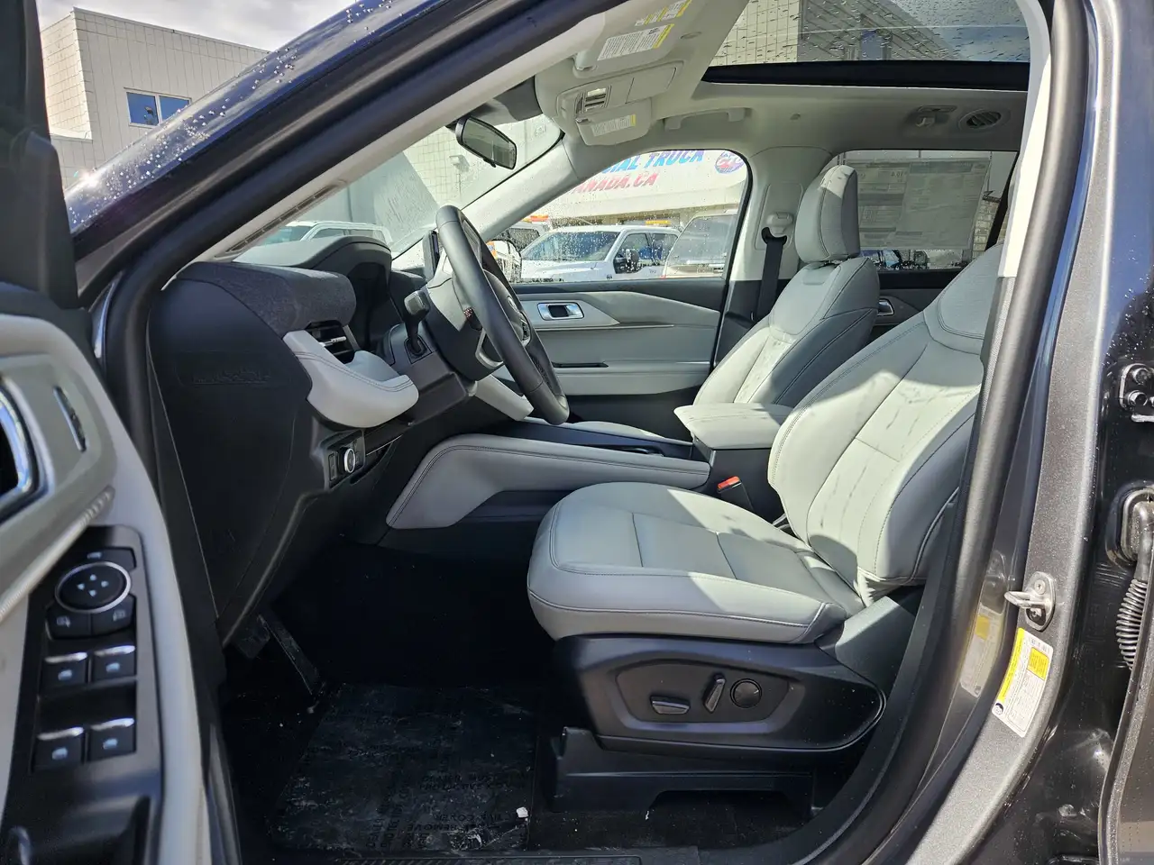 Ford Explorer photo Ford Explorer