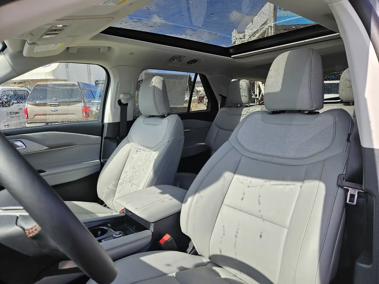 Ford Explorer photo Ford Explorer