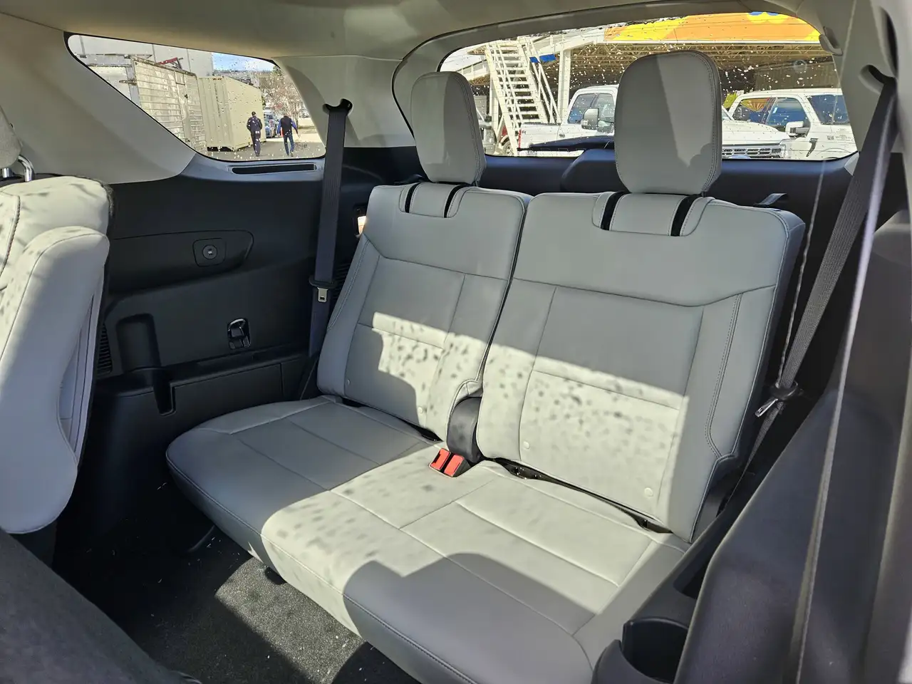 Ford Explorer photo Ford Explorer