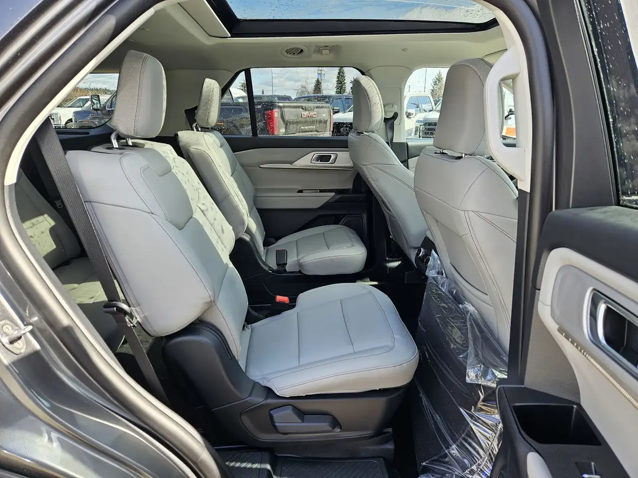 Ford Explorer photo Ford Explorer
