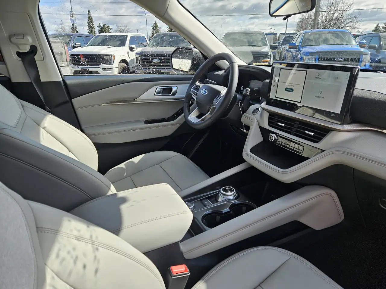 Ford Explorer photo Ford Explorer