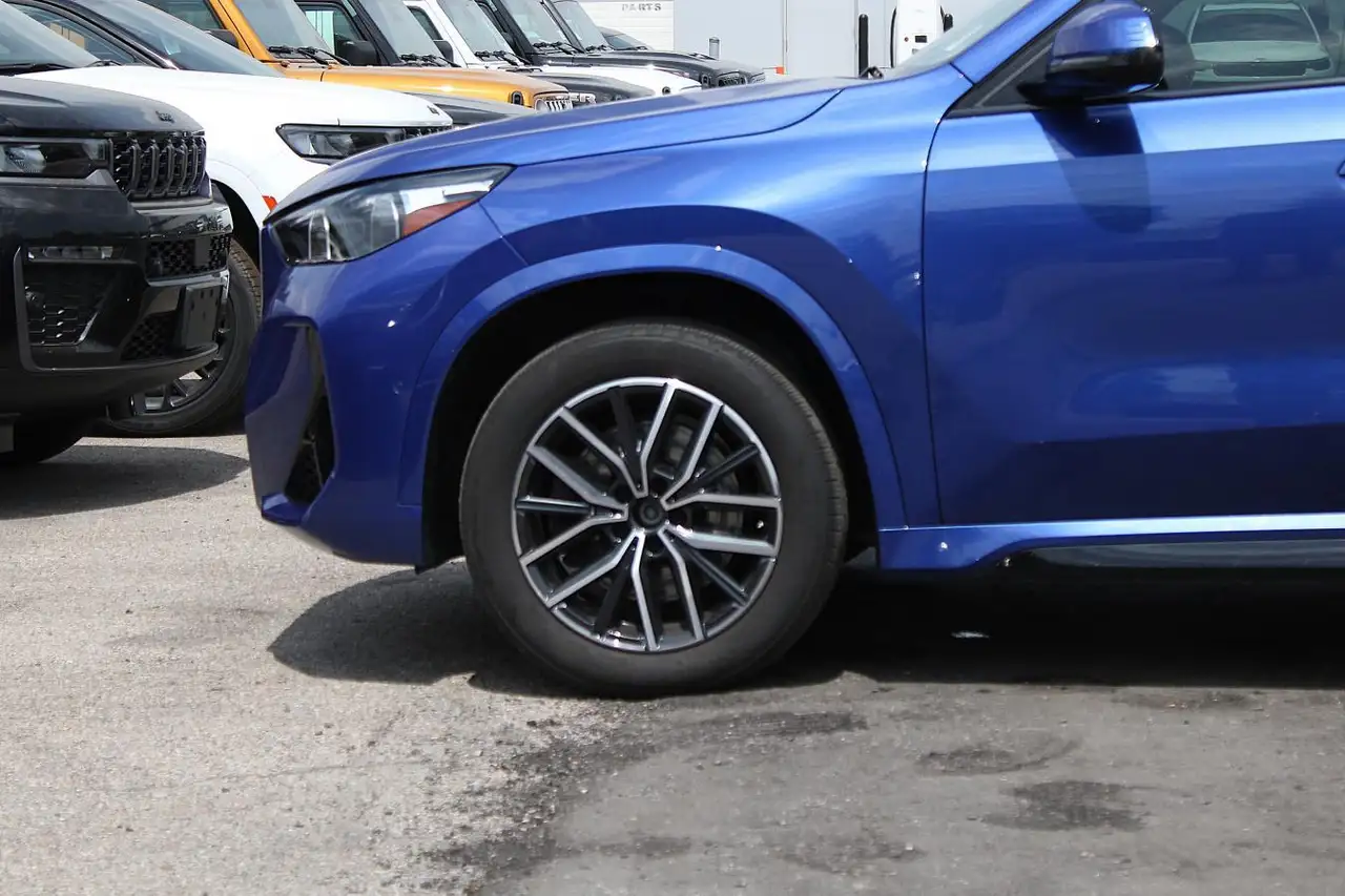 BMW X1 photo BMW X1
