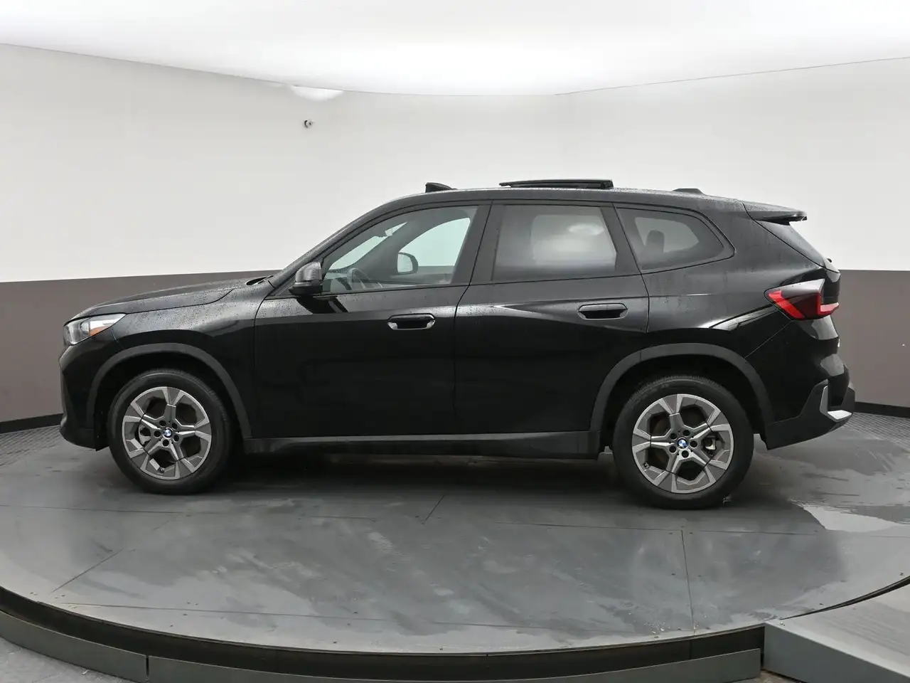 BMW X1 photo BMW X1