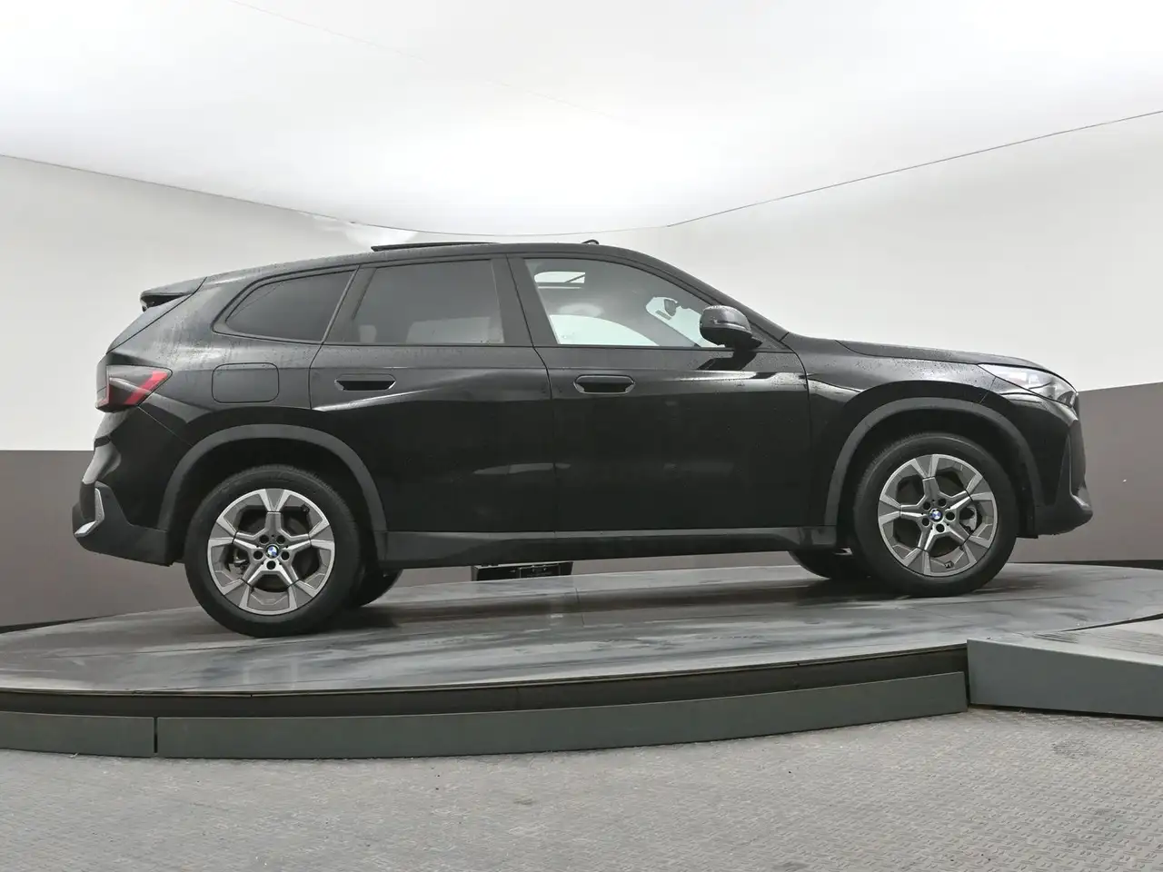 BMW X1 photo BMW X1