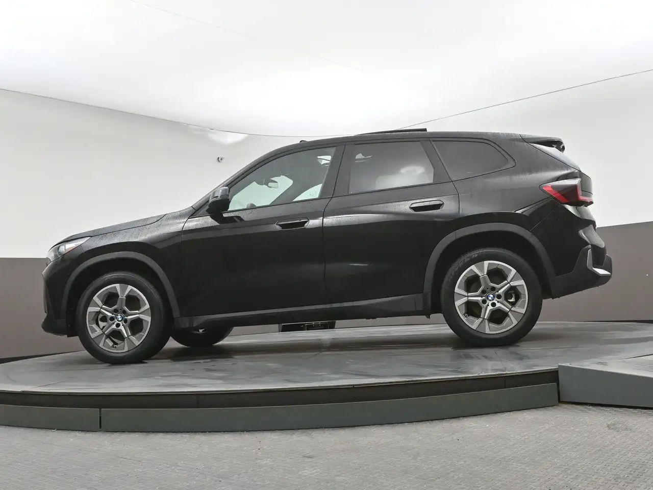 BMW X1 photo BMW X1
