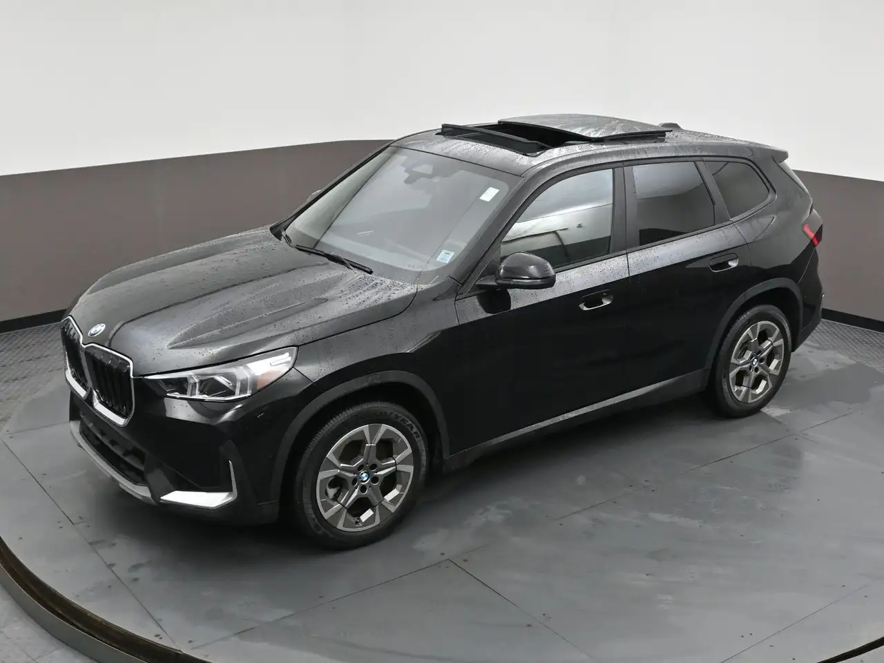 BMW X1 photo BMW X1
