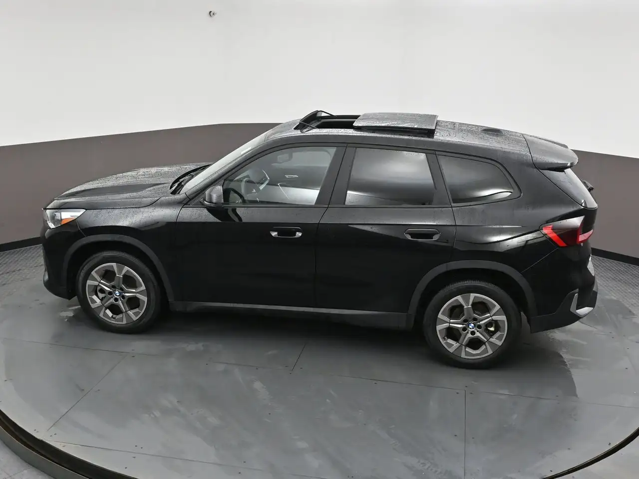 BMW X1 photo BMW X1