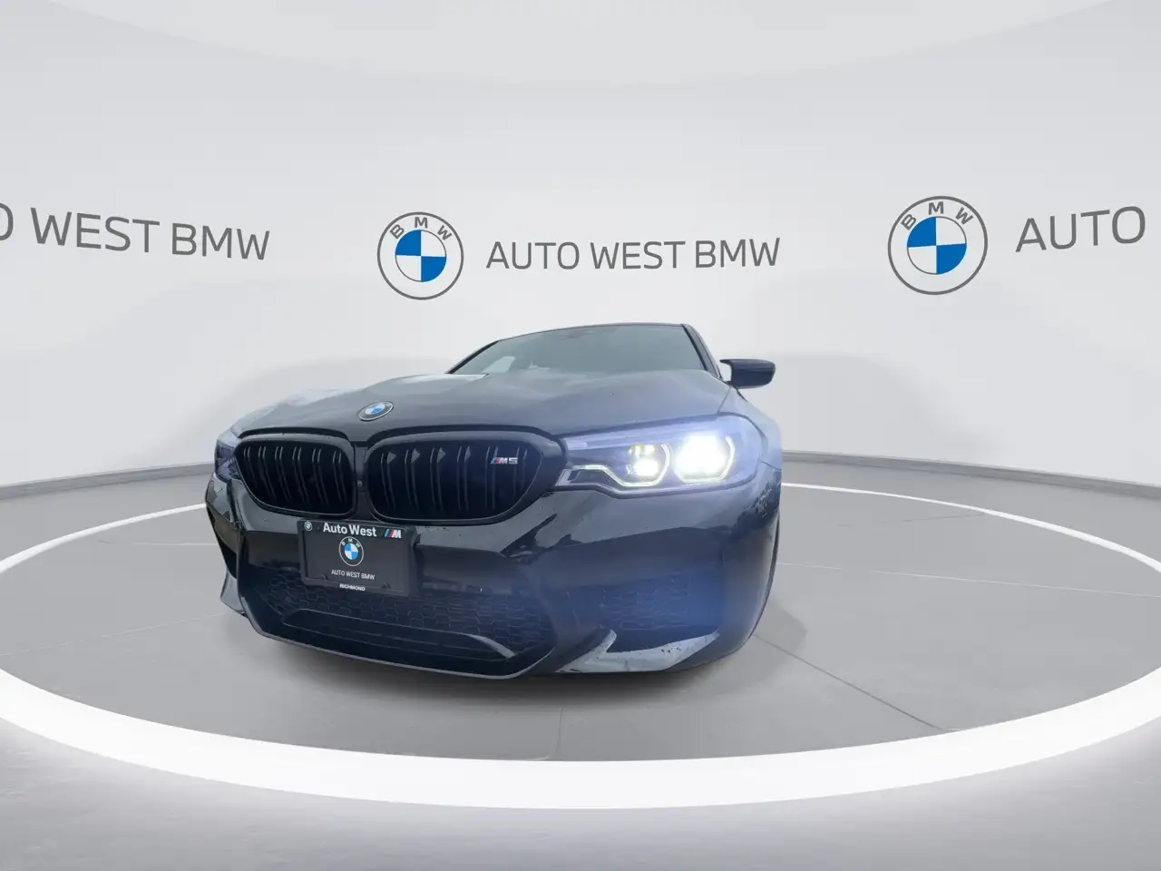 BMW M5 photo BMW M5