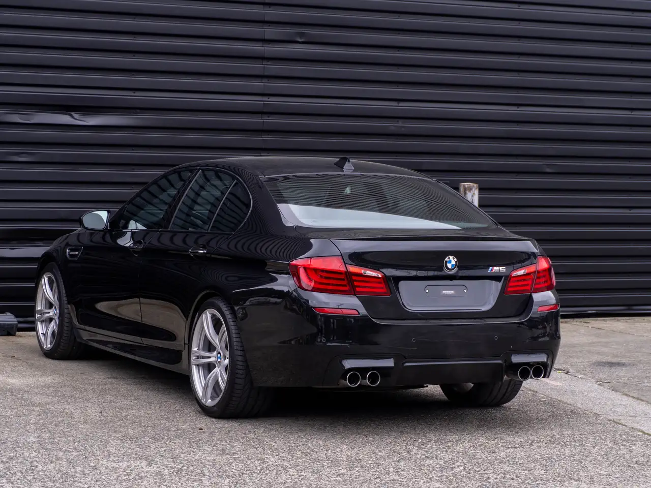 BMW M5 снимка BMW M5