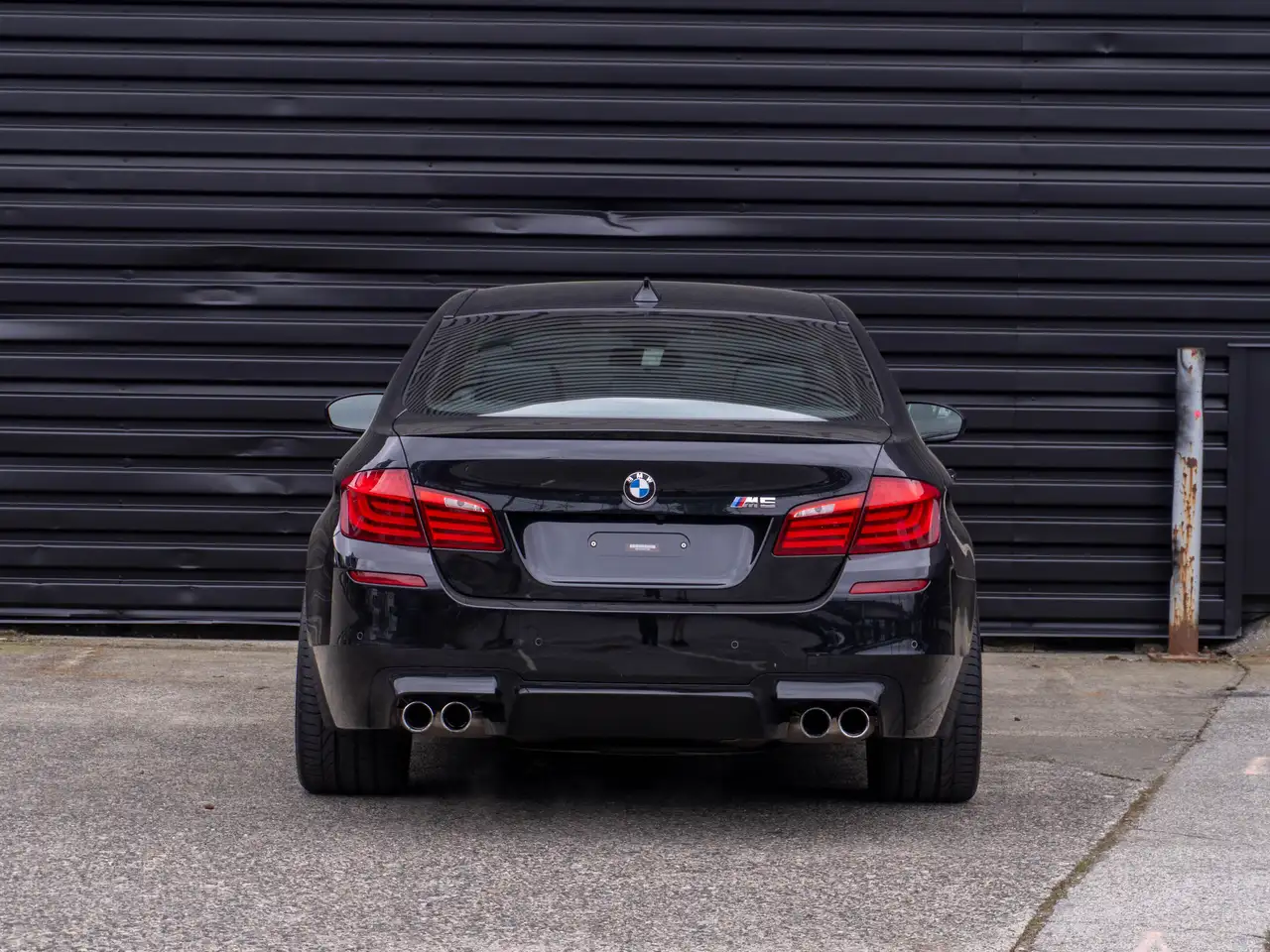 BMW M5 снимка BMW M5