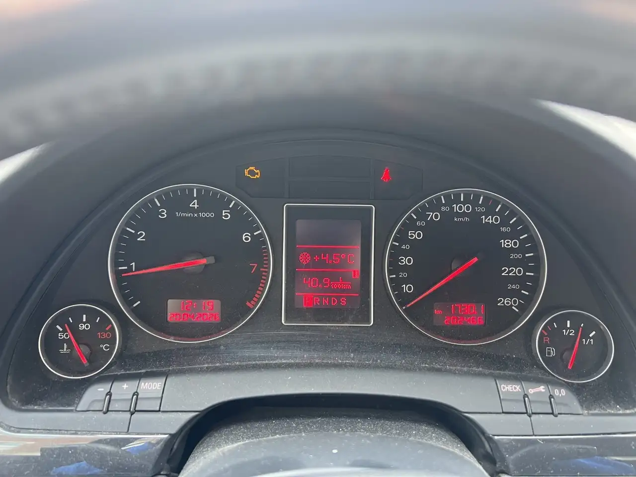 Audi A4 photo Audi A4
