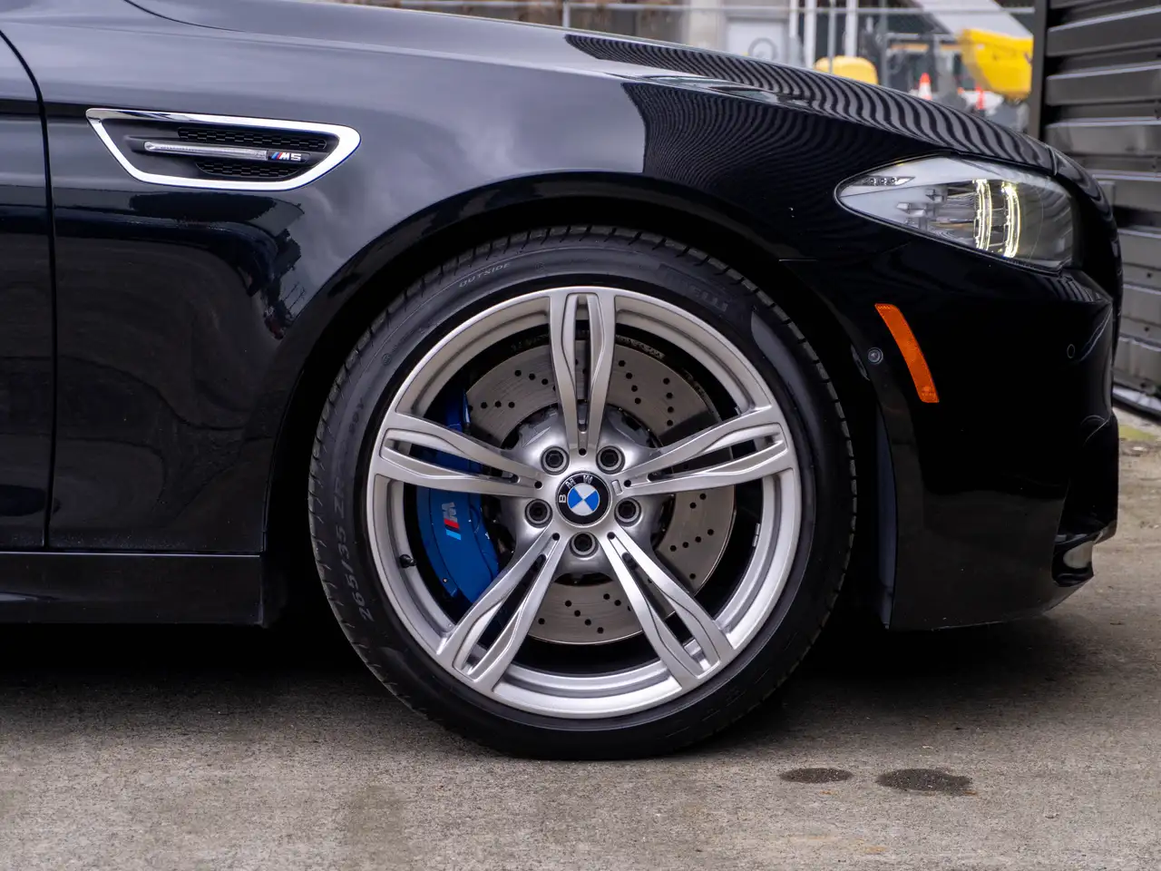 BMW M5 снимка BMW M5