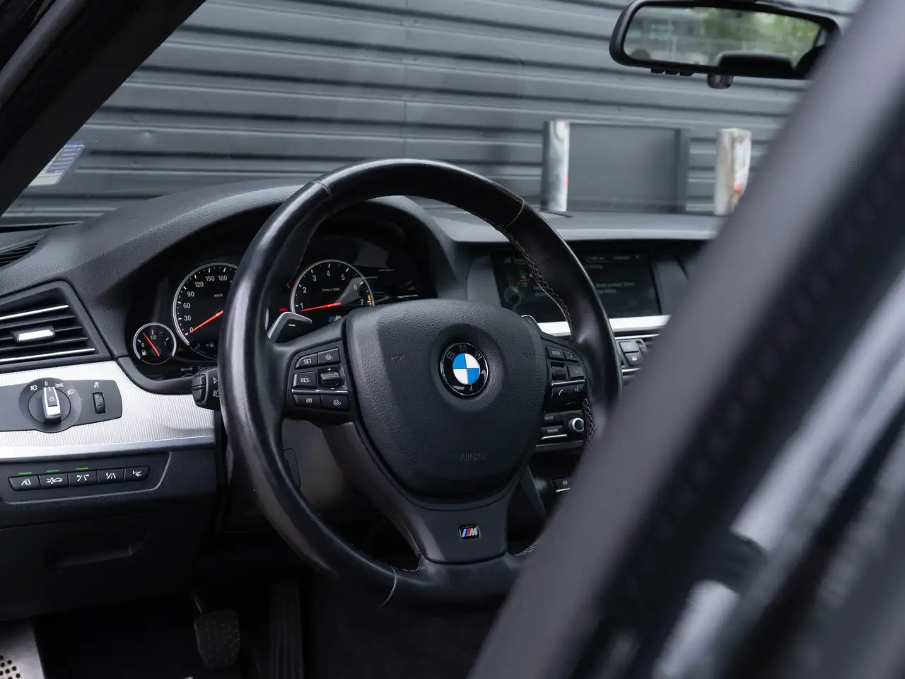 BMW M5 снимка BMW M5
