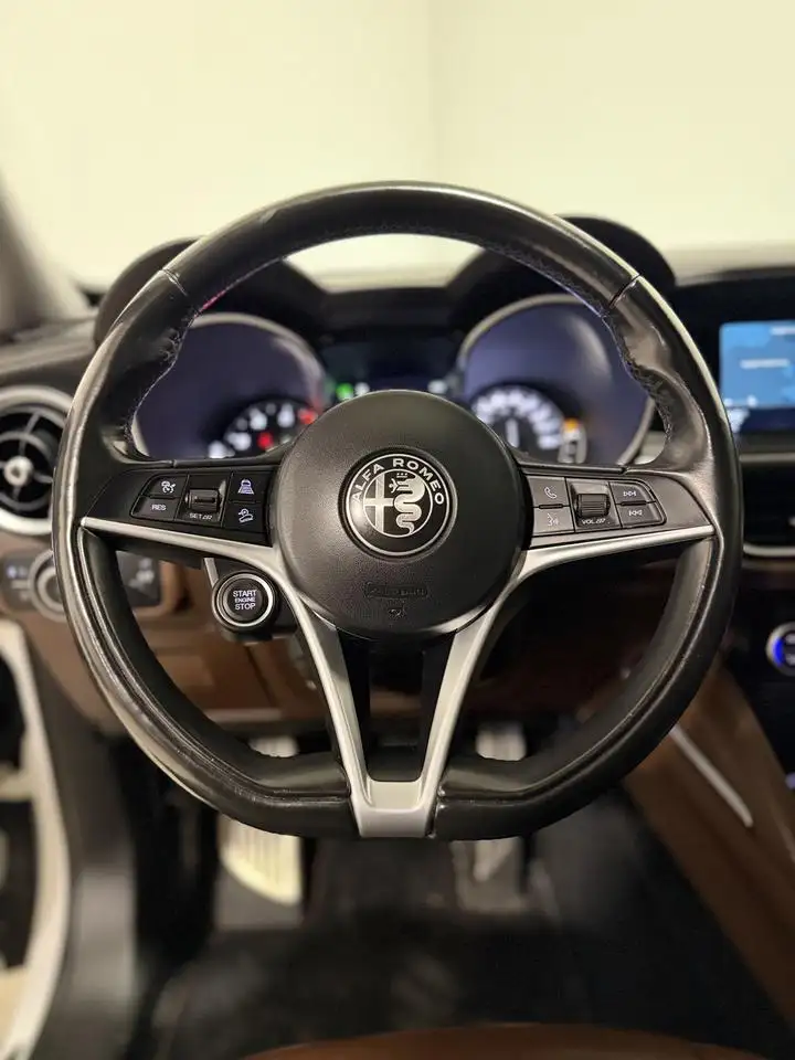 Alfa Romeo Stelvio photo Alfa Romeo Stelvio