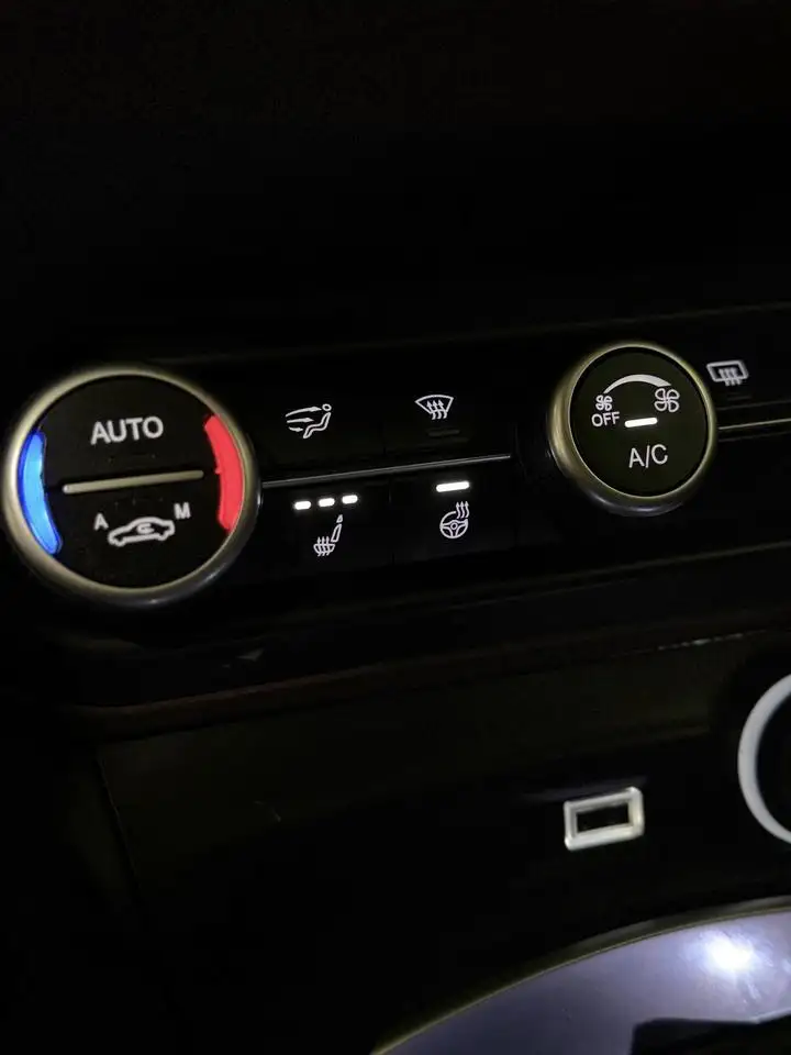 Alfa Romeo Stelvio photo Alfa Romeo Stelvio