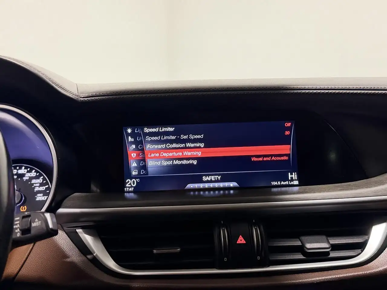 Alfa Romeo Stelvio photo Alfa Romeo Stelvio