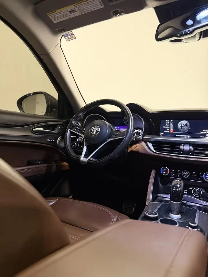 Alfa Romeo Stelvio photo Alfa Romeo Stelvio
