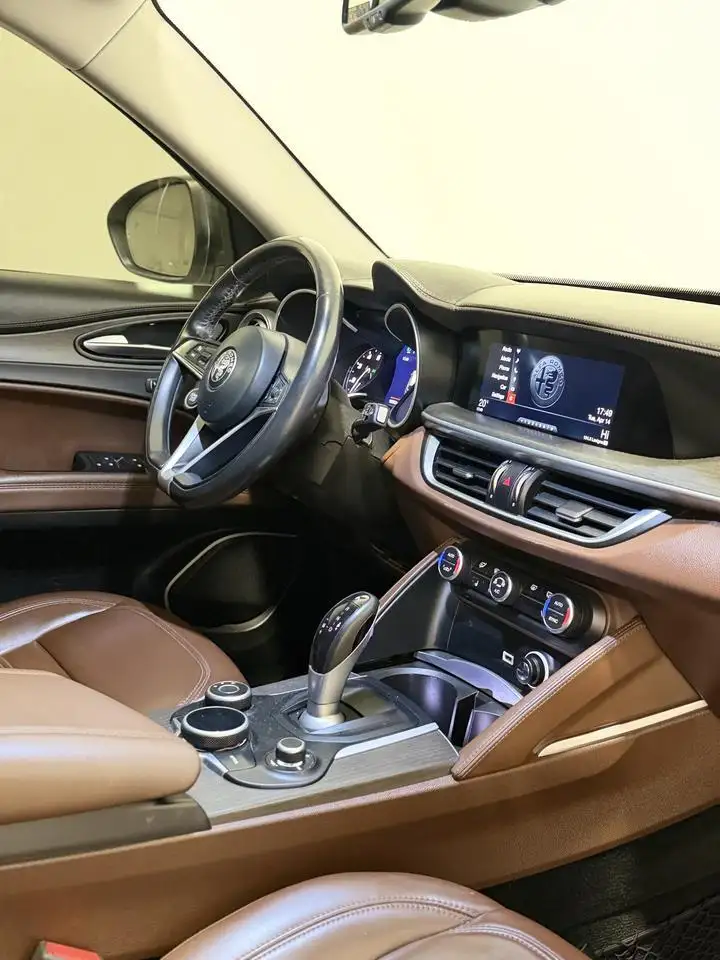 Alfa Romeo Stelvio photo Alfa Romeo Stelvio