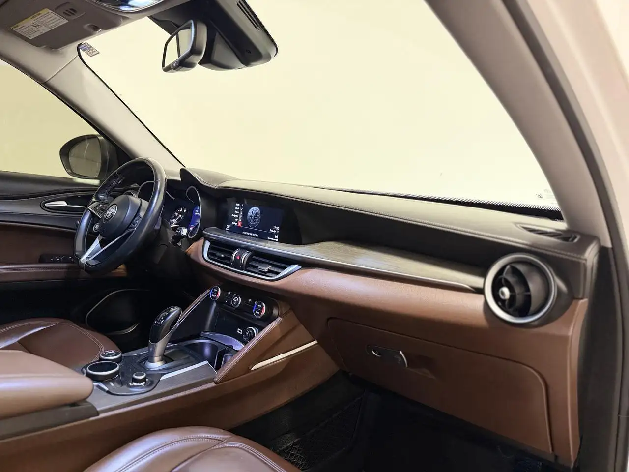 Alfa Romeo Stelvio photo Alfa Romeo Stelvio