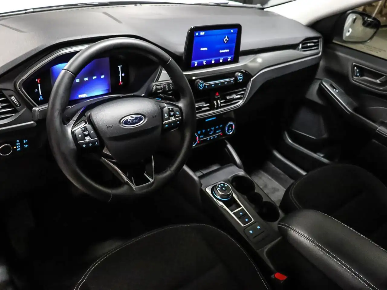 Ford Escape снимка Ford Escape