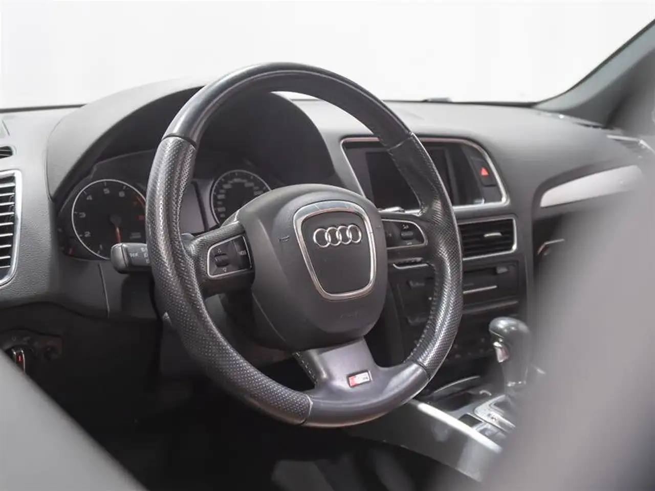 Audi Q5 снимка Audi Q5