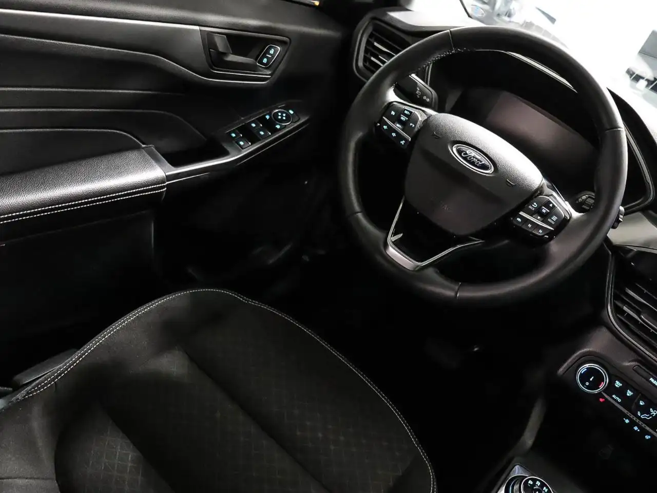 Ford Escape снимка Ford Escape
