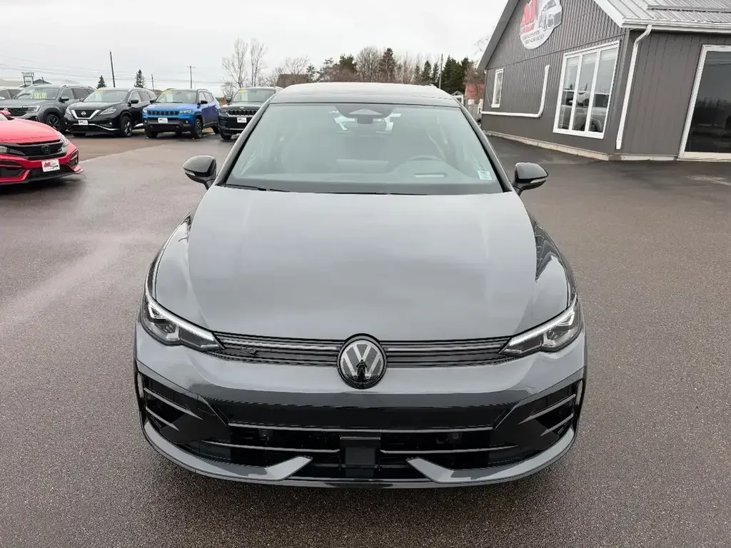 Volkswagen Golf R снимка Volkswagen Golf R