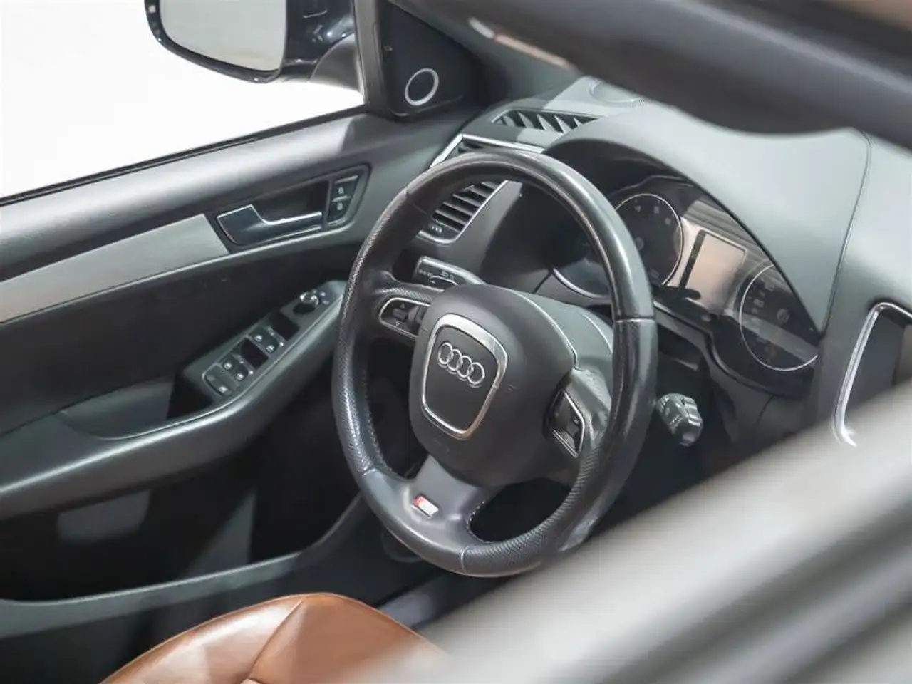 Audi Q5 снимка Audi Q5