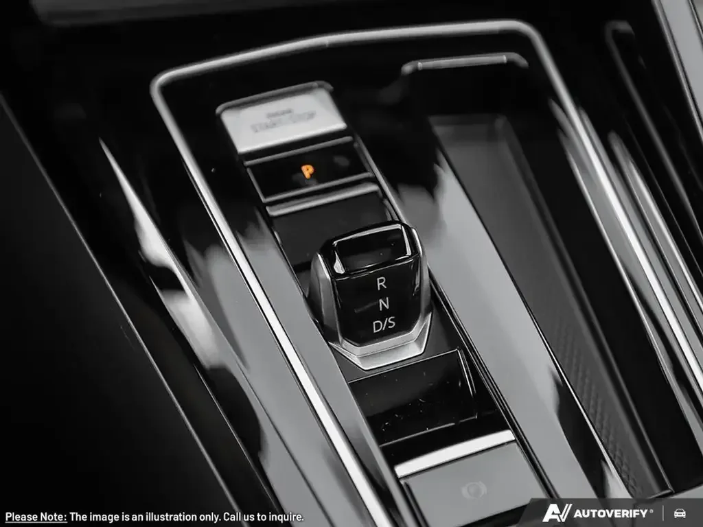 Volkswagen Golf R снимка Volkswagen Golf R