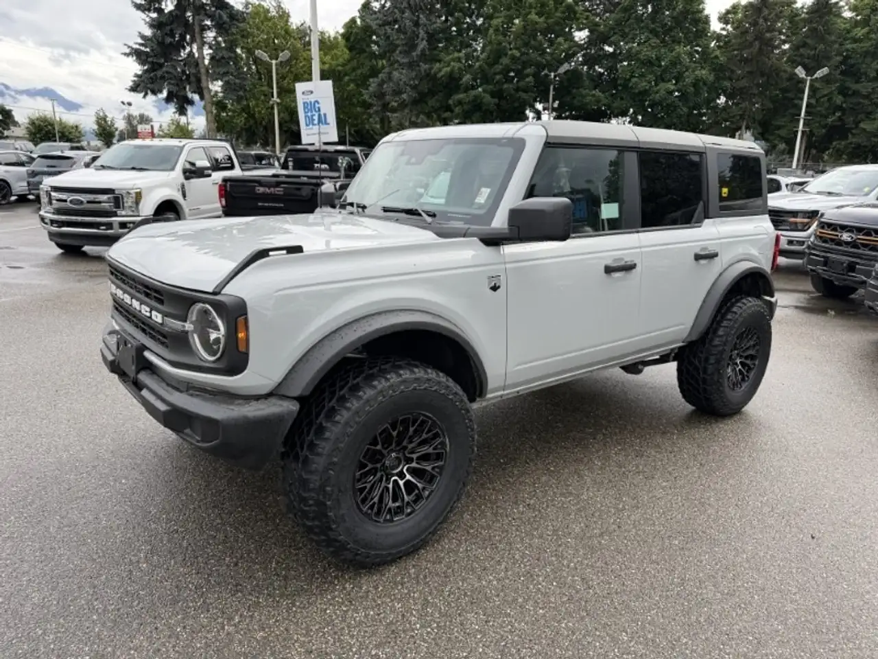 Ford Bronco снимка Ford Bronco