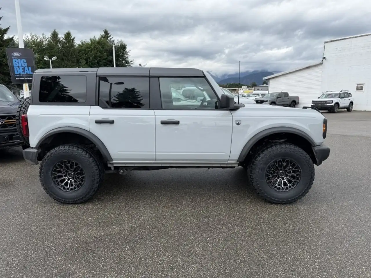 Ford Bronco снимка Ford Bronco